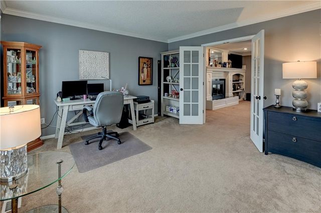 2233 NE Waterfield Lane, Blue Springs, MO 64014