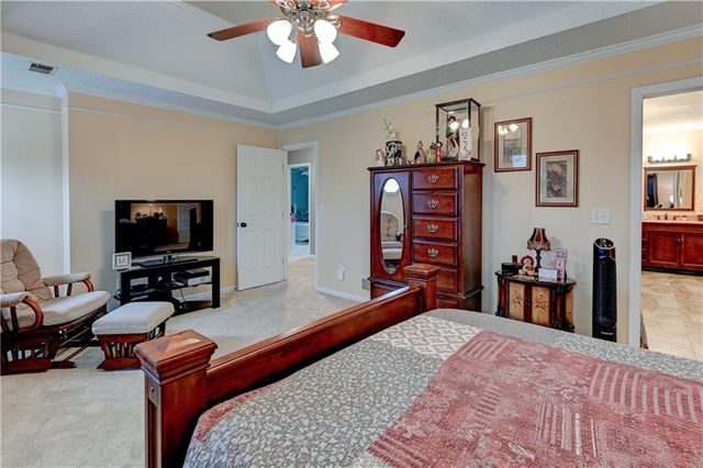 2233 NE Waterfield Lane, Blue Springs, MO 64014