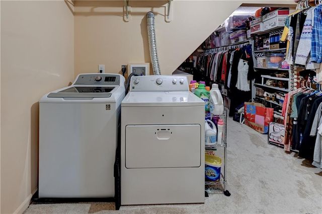 2233 NE Waterfield Lane, Blue Springs, MO 64014