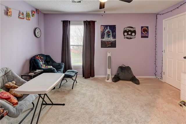 2233 NE Waterfield Lane, Blue Springs, MO 64014