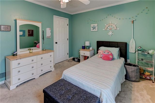 2233 NE Waterfield Lane, Blue Springs, MO 64014