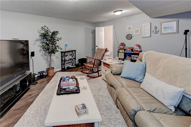 2233 NE Waterfield Lane, Blue Springs, MO 64014