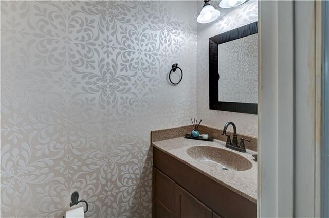 2233 NE Waterfield Lane, Blue Springs, MO 64014