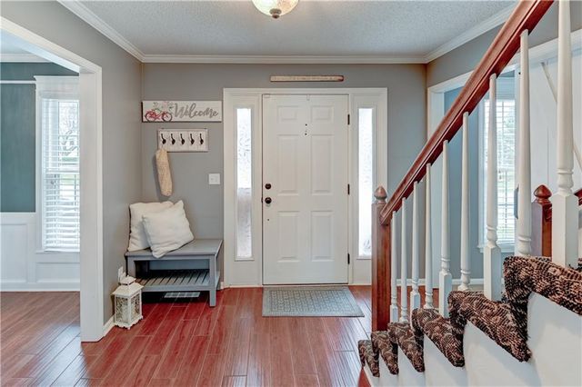 2233 NE Waterfield Lane, Blue Springs, MO 64014