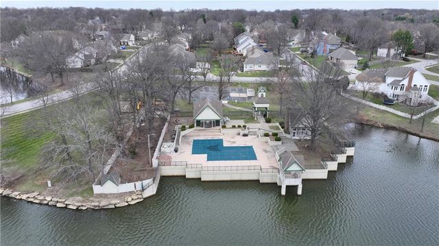 2233 NE Waterfield Lane, Blue Springs, MO 64014