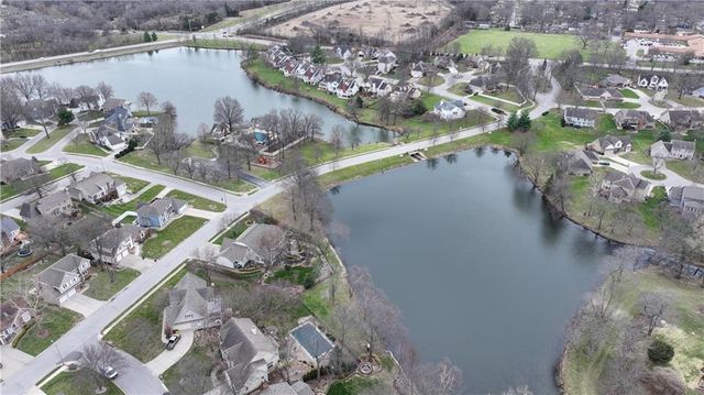 2233 NE Waterfield Lane, Blue Springs, MO 64014