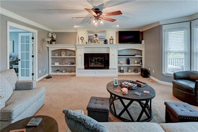 2233 NE Waterfield Lane, Blue Springs, MO 64014