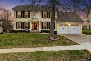 2233 NE Waterfield Lane, Blue Springs, MO 64014
