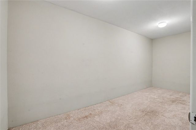 5 E Dovetail Place, Coralville, IA 52241