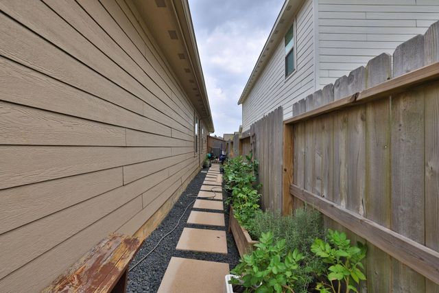 3019 Twisted Myrtle Drive, Conroe, TX 77301
