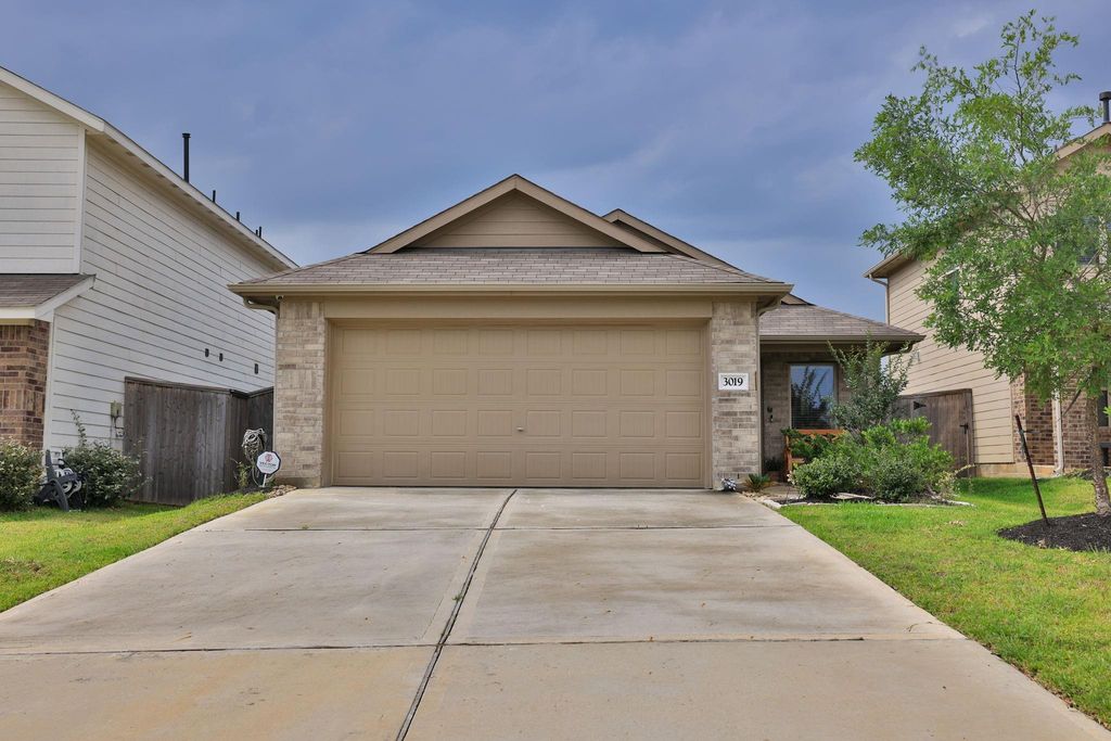 3019 Twisted Myrtle Drive, Conroe, TX 77301