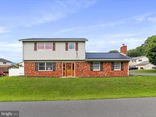 15 NIGHTINGALE ST, Keyser, WV 26726