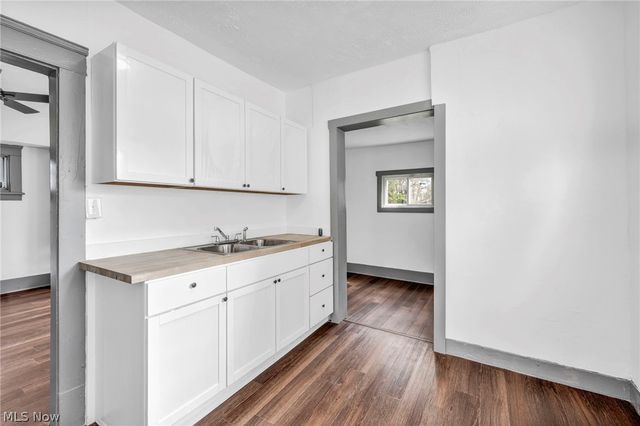 13500 Eaglesmere Avenue, Cleveland, OH 44110