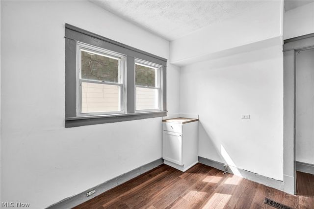 13500 Eaglesmere Avenue, Cleveland, OH 44110