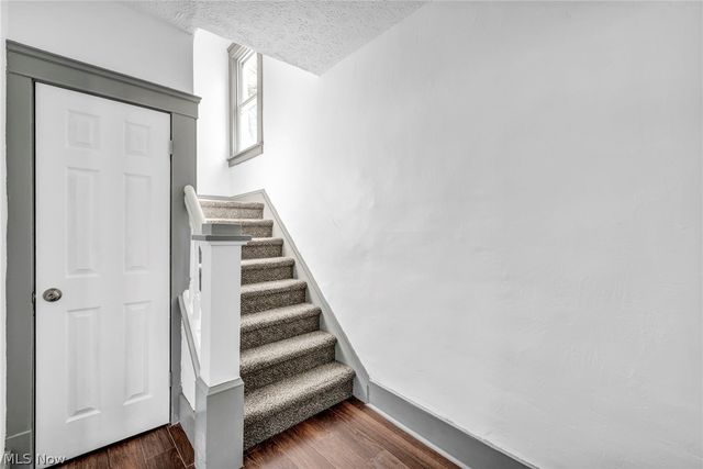 13500 Eaglesmere Avenue, Cleveland, OH 44110