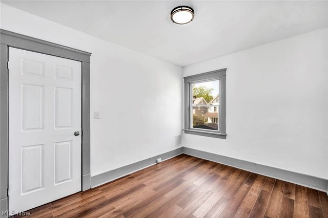 13500 Eaglesmere Avenue, Cleveland, OH 44110