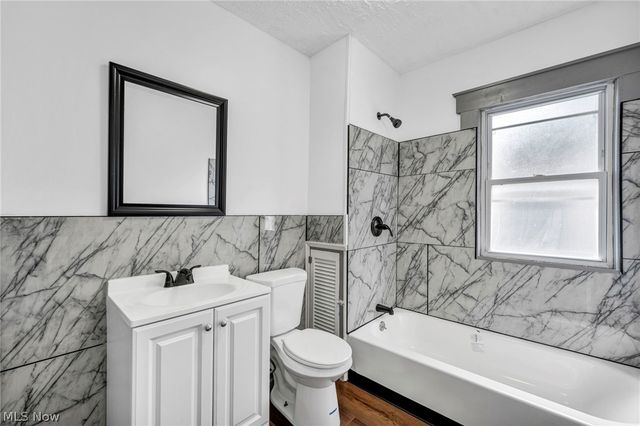 13500 Eaglesmere Avenue, Cleveland, OH 44110