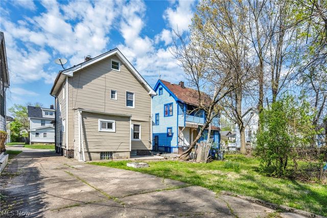 13500 Eaglesmere Avenue, Cleveland, OH 44110