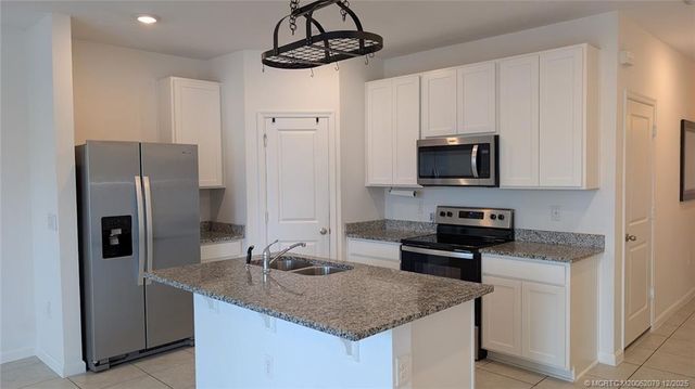 373 SE Sea Hunt Way, Stuart, FL 34994