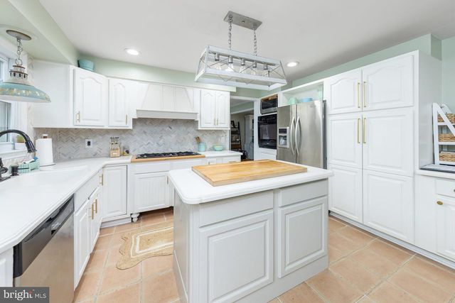 791 CARTER HILL DR, West Deptford, NJ 08066