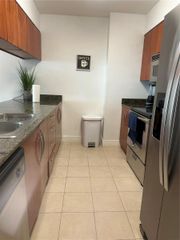 1200 Brickell Bay Dr 2304, Miami, FL 33131