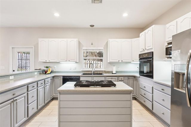 2115 OAK LEAF CIRCLE, Mount Dora, FL 32757