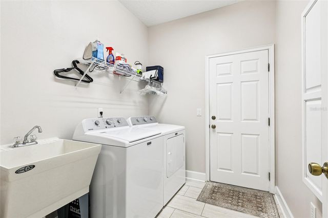 2115 OAK LEAF CIRCLE, Mount Dora, FL 32757