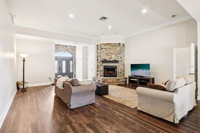 2115 OAK LEAF CIRCLE, Mount Dora, FL 32757