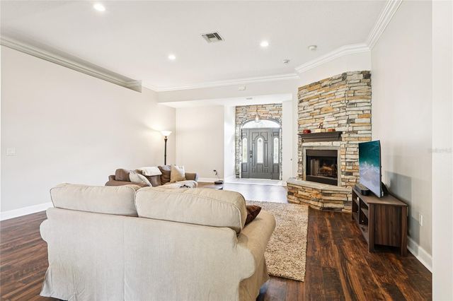 2115 OAK LEAF CIRCLE, Mount Dora, FL 32757