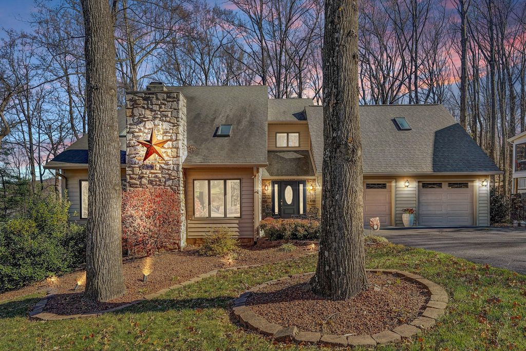 36 York ST, Roanoke, VA 24019