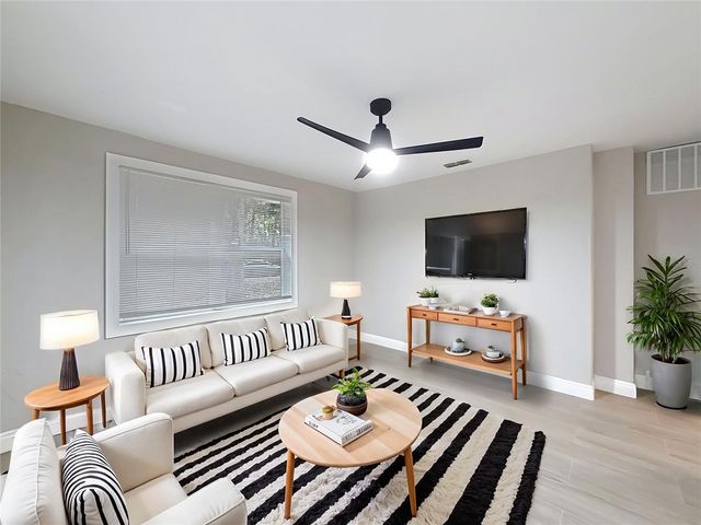 1013 NW 15TH AVENUE, Gainesville, FL 32601