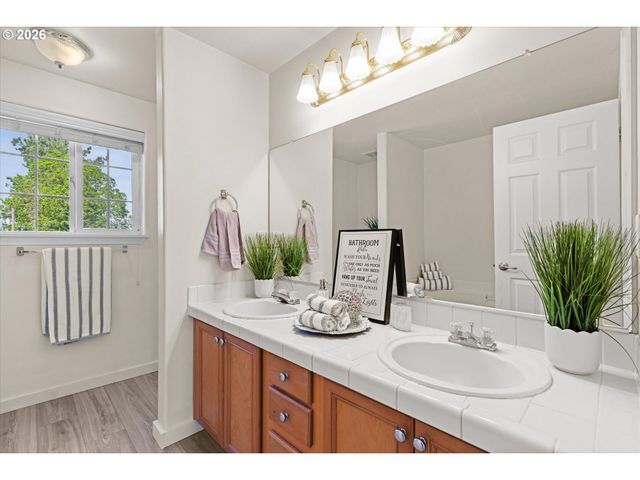 14 Sw HORTON Way, Beaverton, OR 97006