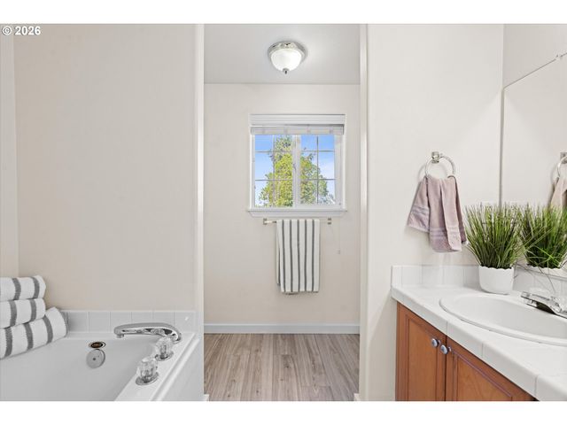 14 Sw HORTON Way, Beaverton, OR 97006
