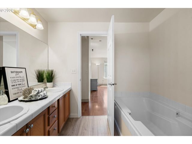 14 Sw HORTON Way, Beaverton, OR 97006