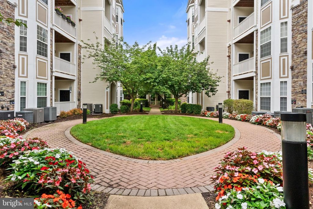 506 SUNSET VIEW TER SE #204, Leesburg, VA 20175