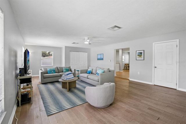 2214 23RD AVENUE W, Bradenton, FL 34205