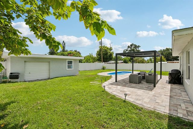 2214 23RD AVENUE W, Bradenton, FL 34205