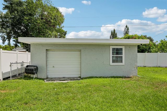 2214 23RD AVENUE W, Bradenton, FL 34205