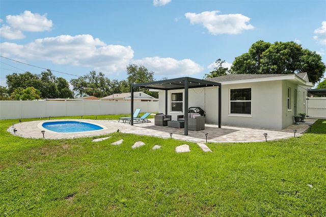 2214 23RD AVENUE W, Bradenton, FL 34205