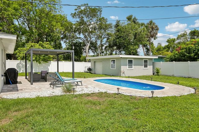 2214 23RD AVENUE W, Bradenton, FL 34205
