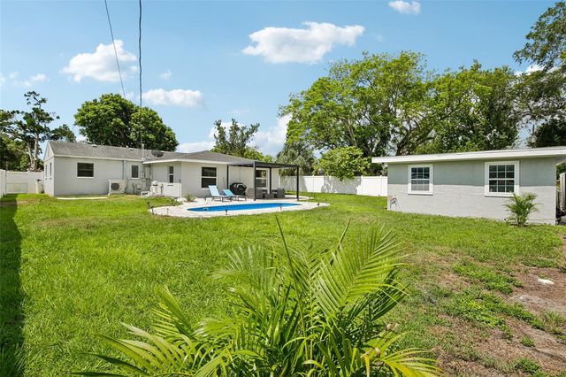 2214 23RD AVENUE W, Bradenton, FL 34205