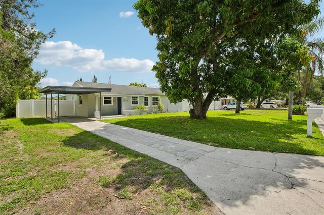 2214 23RD AVENUE W, Bradenton, FL 34205