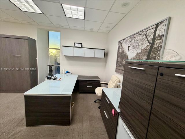 7500 NW 25th St 205, Miami, FL 33122