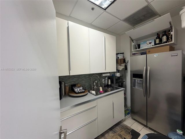 7500 NW 25th St 205, Miami, FL 33122