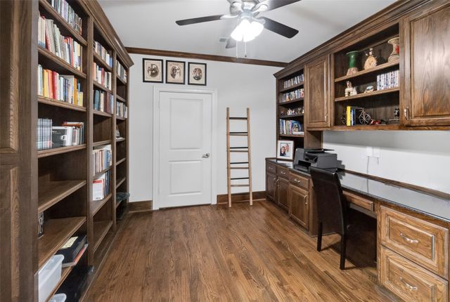 1100 Stone Ridge Lane, Desoto, TX 75115