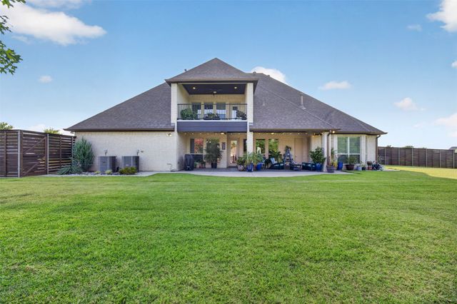 1100 Stone Ridge Lane, Desoto, TX 75115