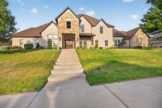 1100 Stone Ridge Lane, Desoto, TX 75115