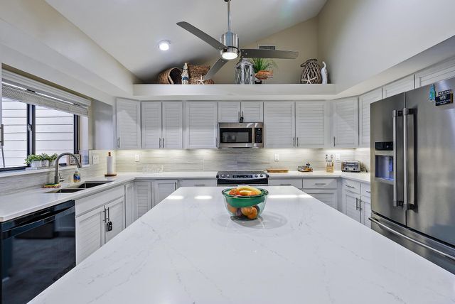 8422 SE Quail Ridge Way, Hobe Sound, FL 33455