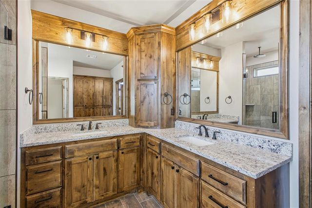 981 County Street 2984, Blanchard, OK 73010