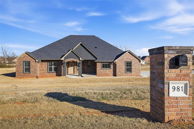 981 County Street 2984, Blanchard, OK 73010